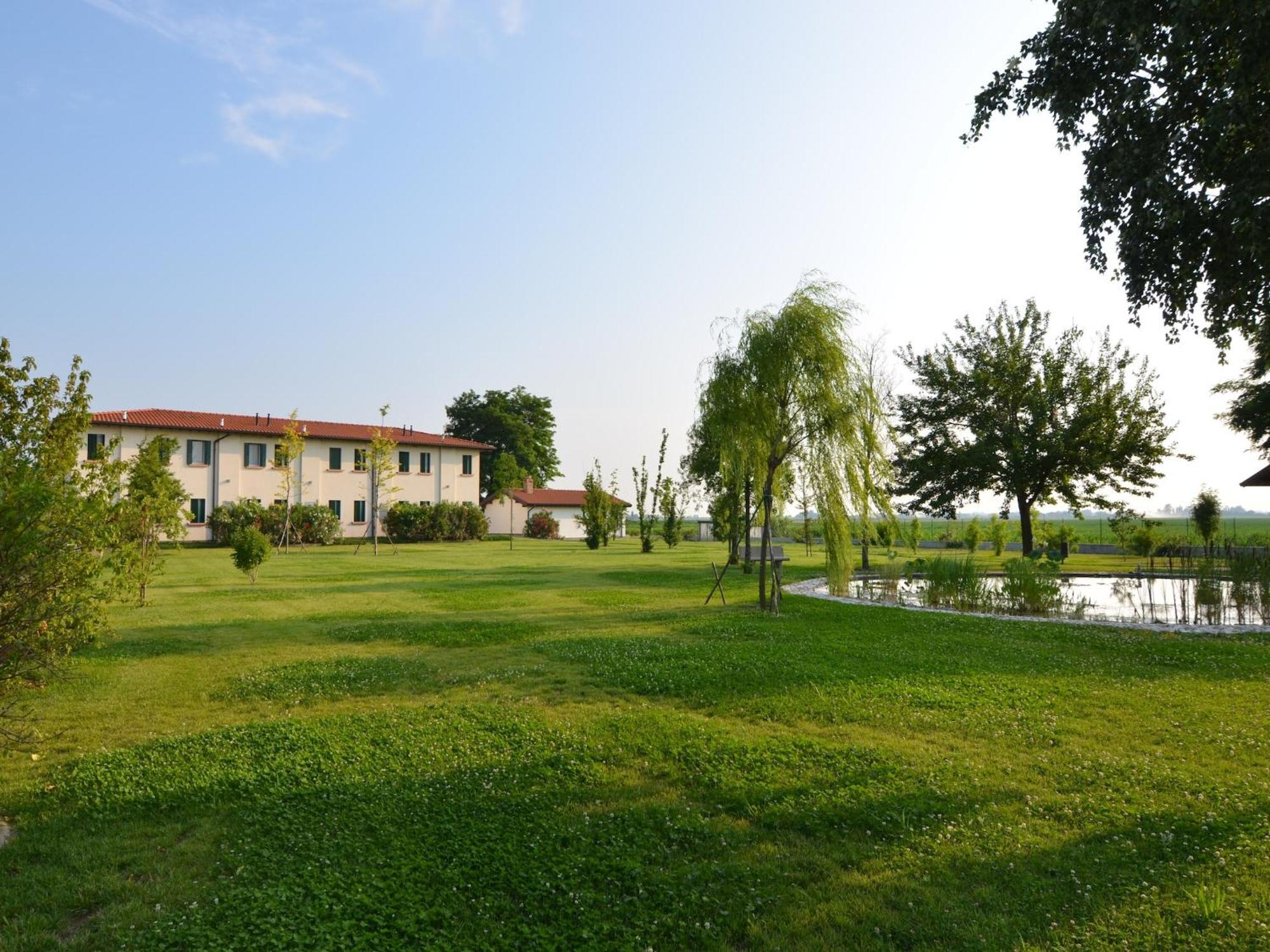 Characteristic Apartment In Codigoro With Pool Dış mekan fotoğraf