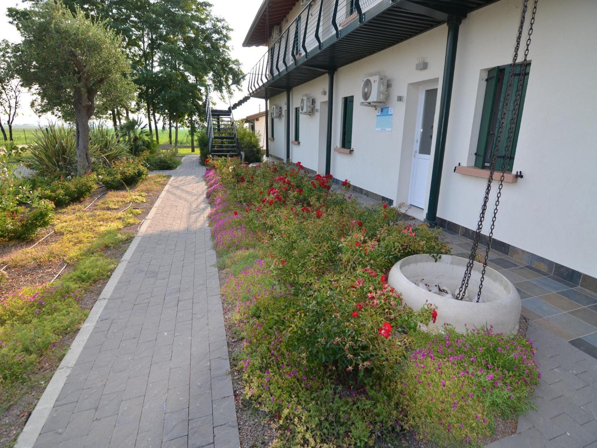 Characteristic Apartment In Codigoro With Pool Dış mekan fotoğraf
